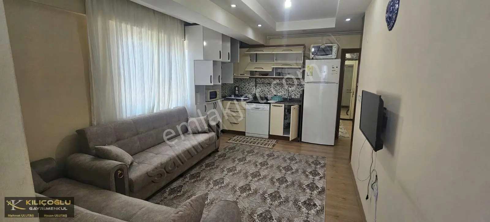 Emniyetin Karşısı Ara Kat Eşyalı Balkonlu Kiralık Apart