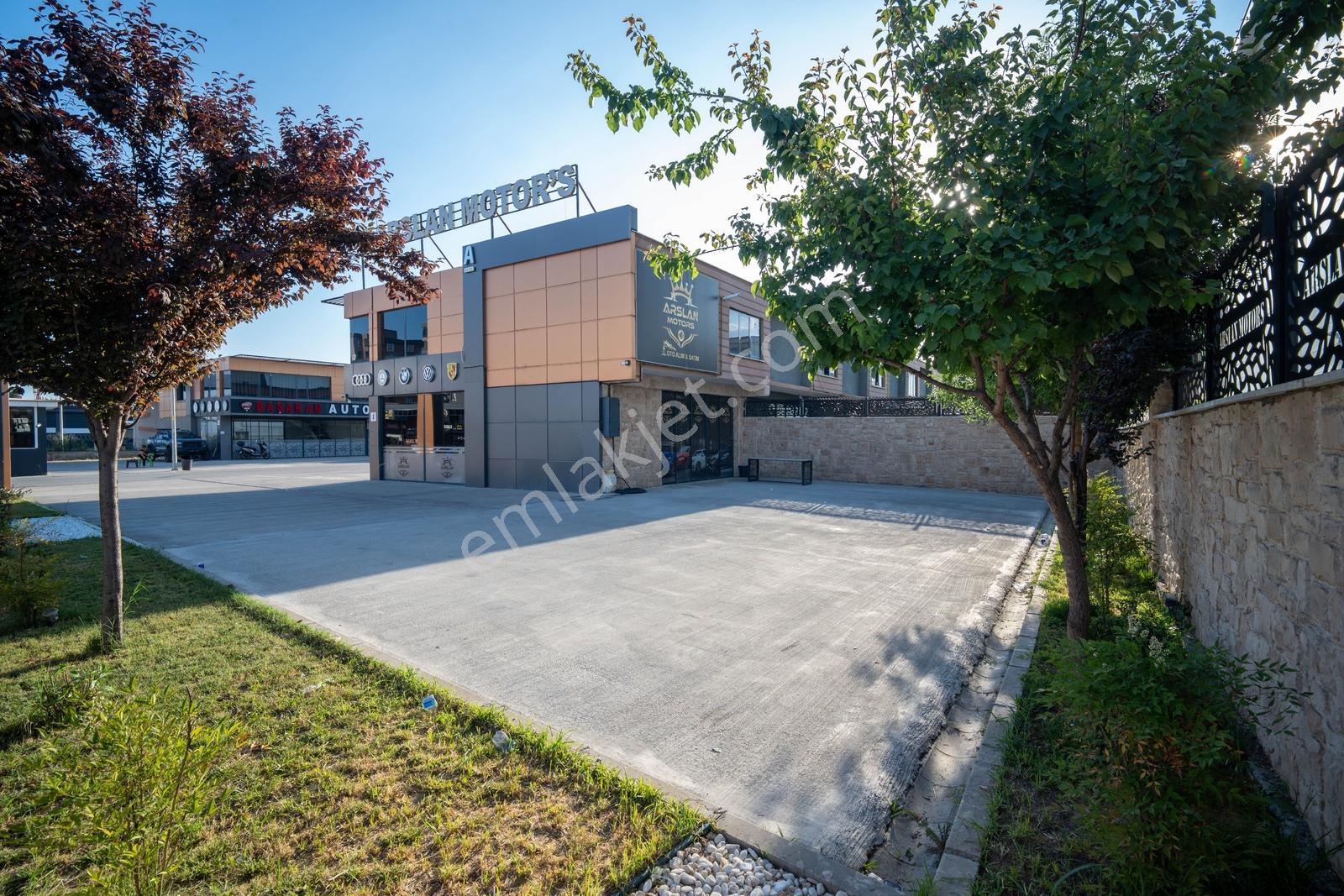 Emlak 72'den Petrol Auto Centerda Satılık Lüks Galeri Showroomu - Görsel 28