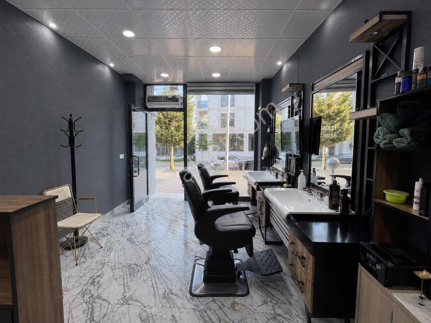 Remax Hedef Tepecik Ulus Mahallesi 23m2 Satılık Dükkan - Görsel 4