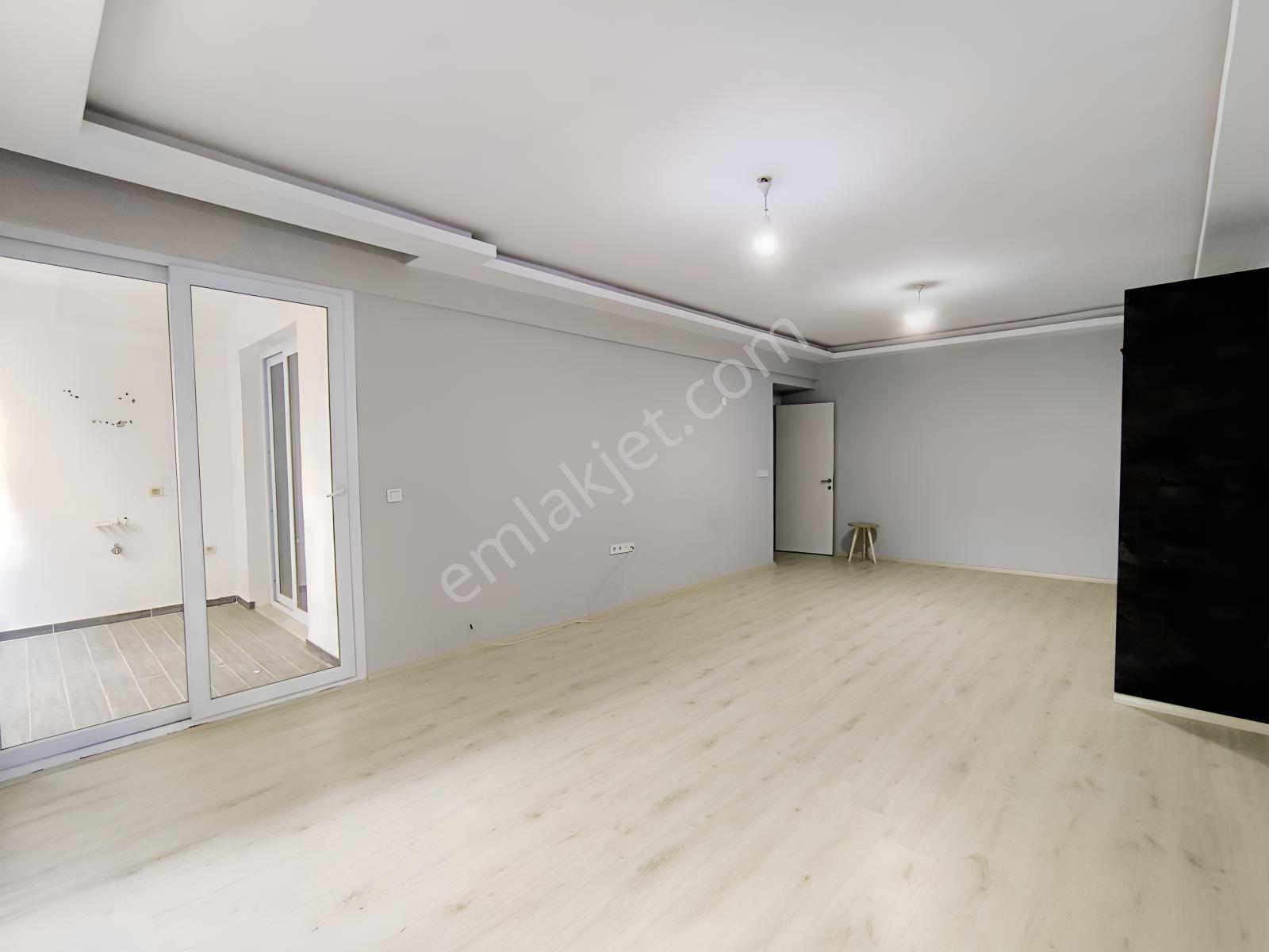 Kuşadası Davutlar Çarşı Merkezde Ara Kat 2+1 Daire - Görsel 7