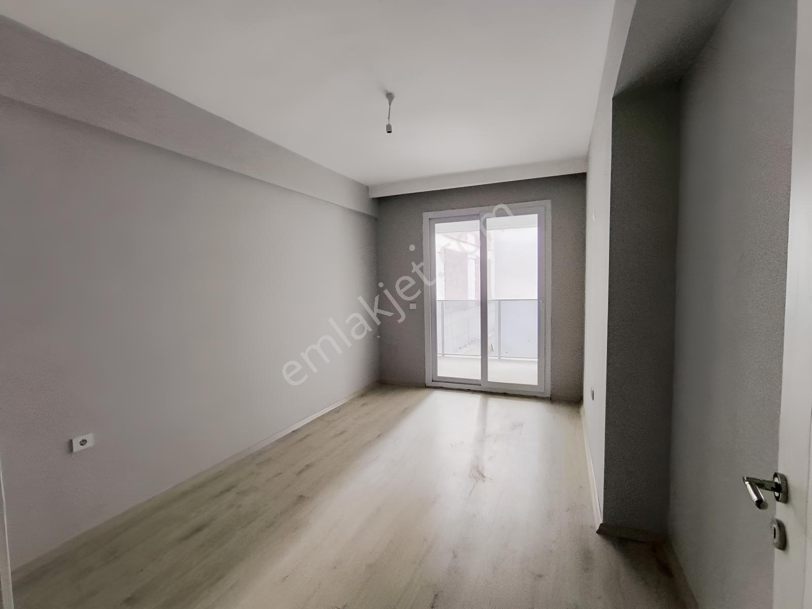 Kuşadası Davutlar Çarşı Merkezde Ara Kat 2+1 Daire - Görsel 11