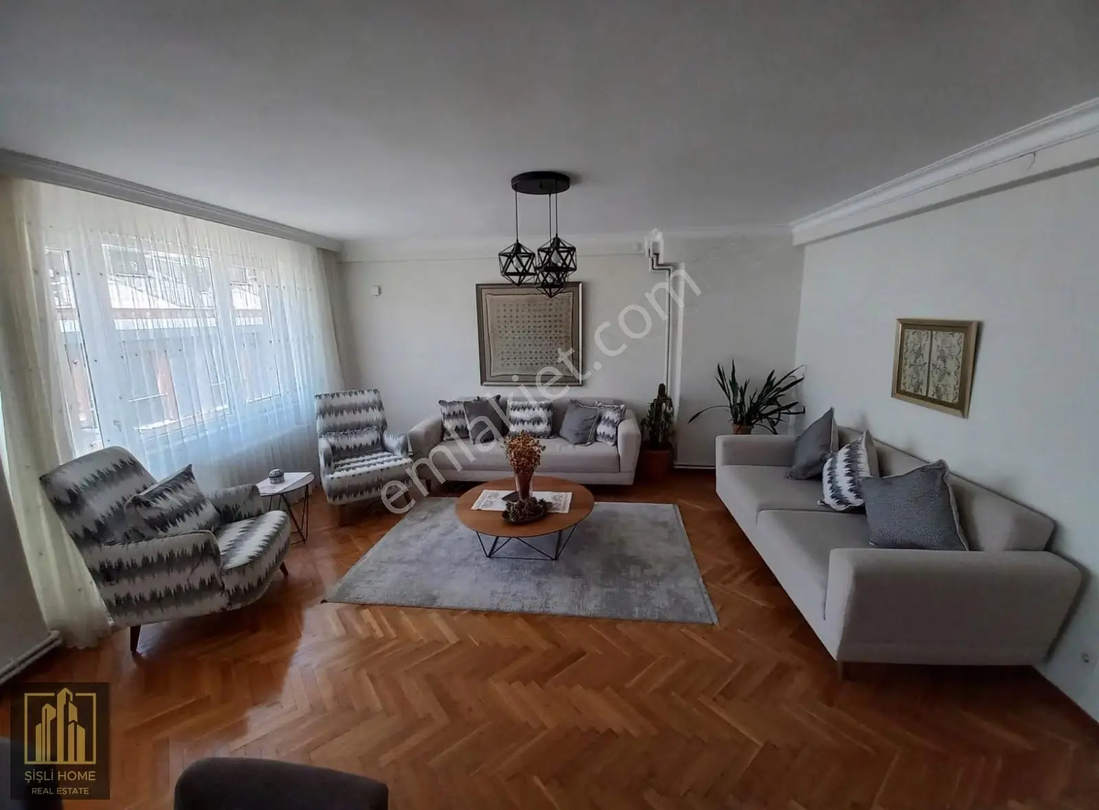 Perihan Sokakda Dubleks 180 M2 5+1 Asansörlü Lüks Daire