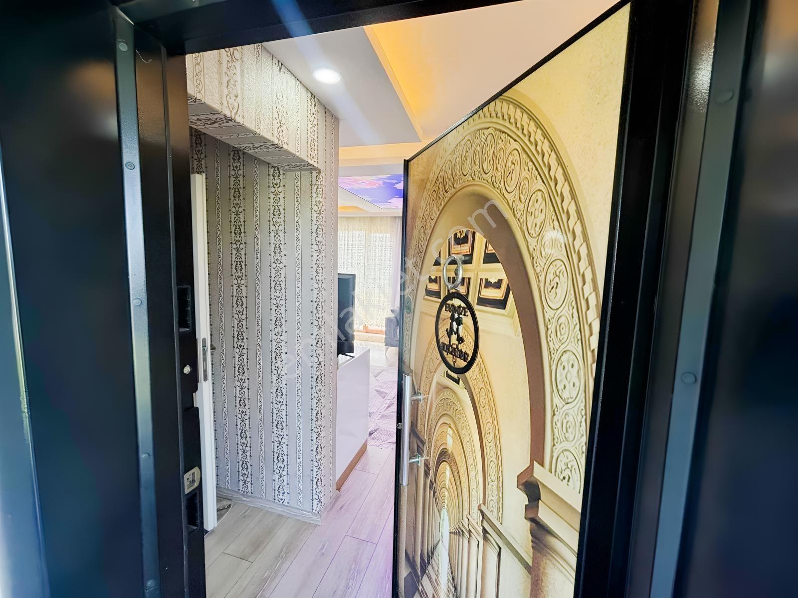 Alaçam Çeşme'de Deniz Manzaralı Geniş Bahçeli Ultra Lüks Villa - Görsel 16