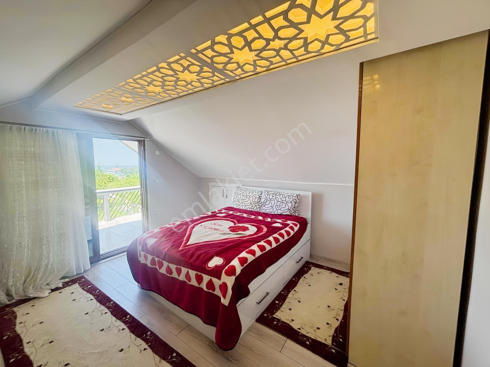 Alaçam Çeşme'de Deniz Manzaralı Geniş Bahçeli Ultra Lüks Villa - Görsel 35