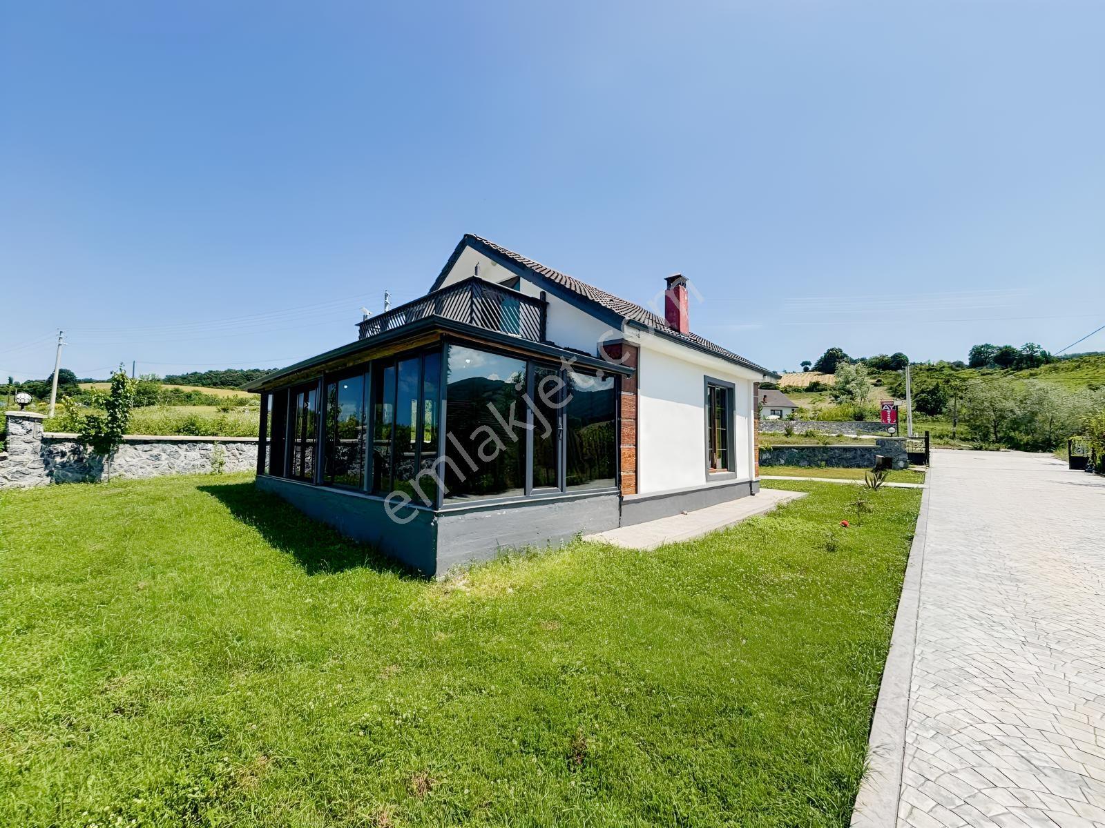 Alaçam Çeşme'de Deniz Manzaralı Geniş Bahçeli Ultra Lüks Villa - Görsel 4