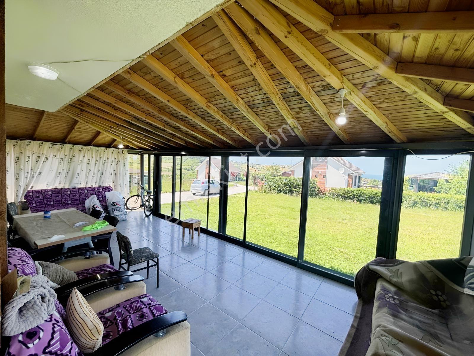 Alaçam Çeşme'de Deniz Manzaralı Geniş Bahçeli Ultra Lüks Villa - Görsel 14