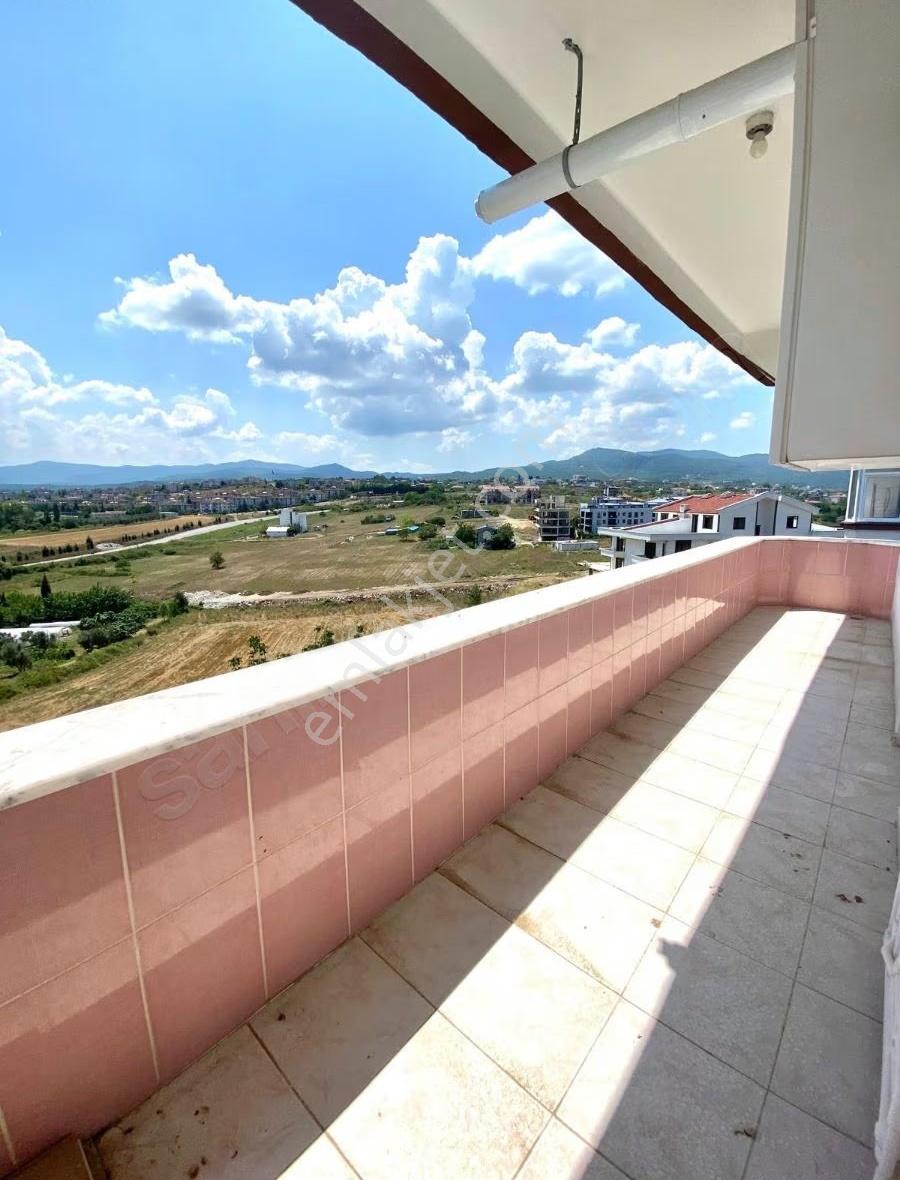 Yalova Çınarcık Havuzlu Sitede Eşyalı Kiralık 2+1 Daire - Görsel 3