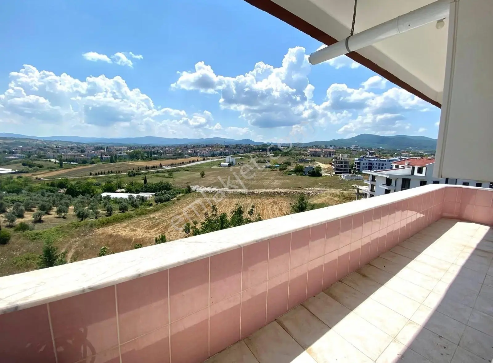 Yalova Çınarcık Havuzlu Sitede Eşyalı Kiralık 2+1 Daire - Görsel 2