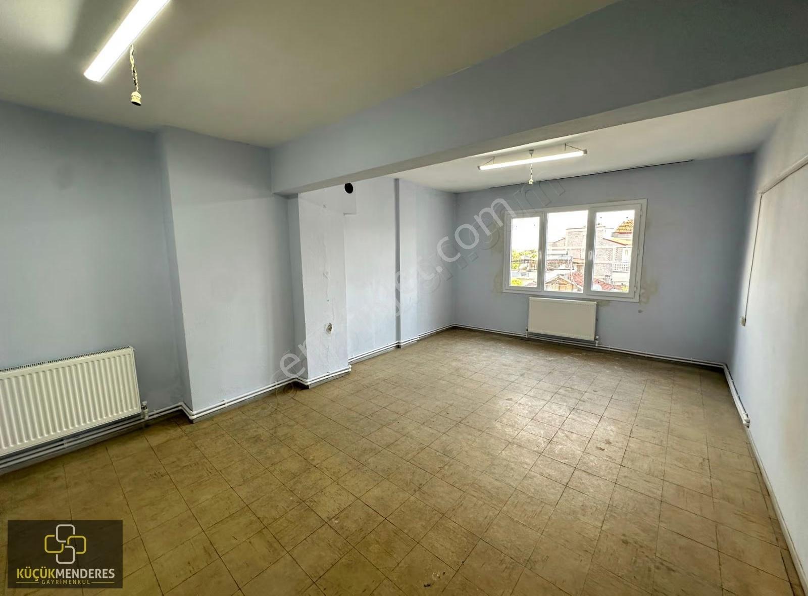 Küçük Menderes Ödemiş Cumhuriyet Mh Doğlgazlı Kiralık Daire