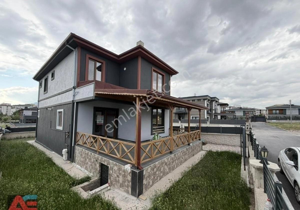 Bahçelievler’de 345 M² Arsa İçerisinde Sıfır Lüks Villa - Görsel 6