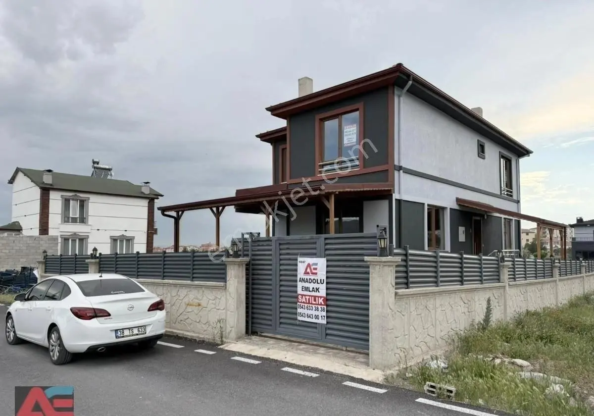 Bahçelievler’de 345 M² Arsa İçerisinde Sıfır Lüks Villa - Görsel 10