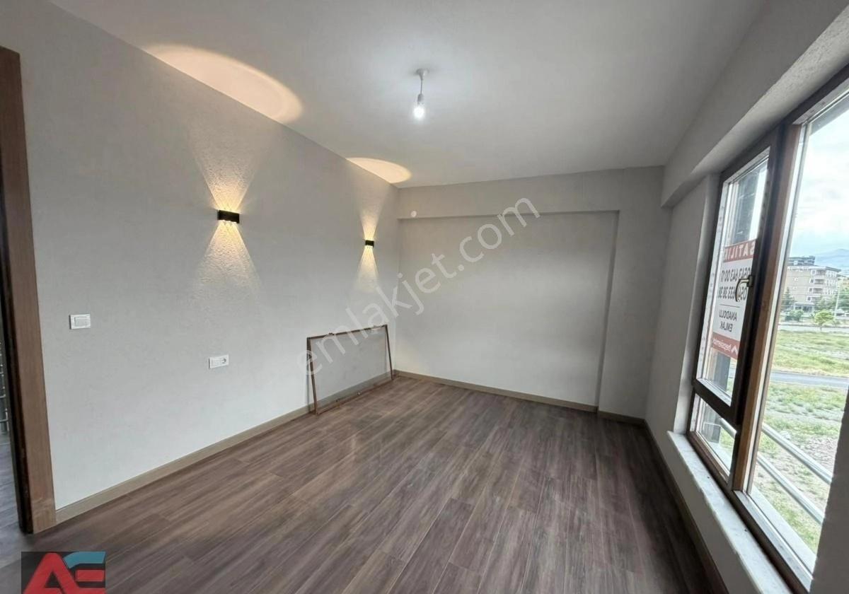 Bahçelievler’de 345 M² Arsa İçerisinde Sıfır Lüks Villa - Görsel 4