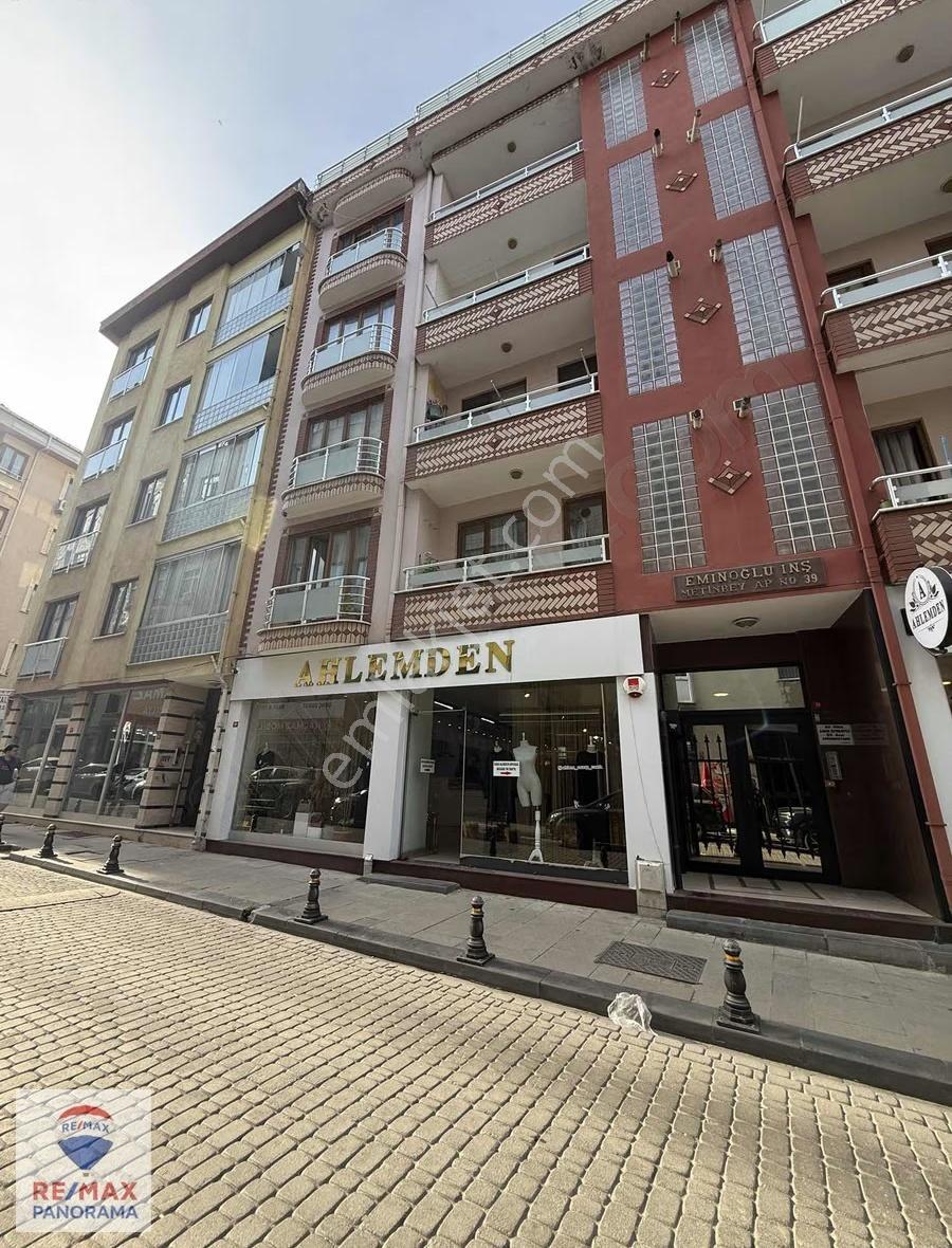 Panoramadan Çarşı Metro Karşısında 3+1 135 M2 Kullanışlı Daire