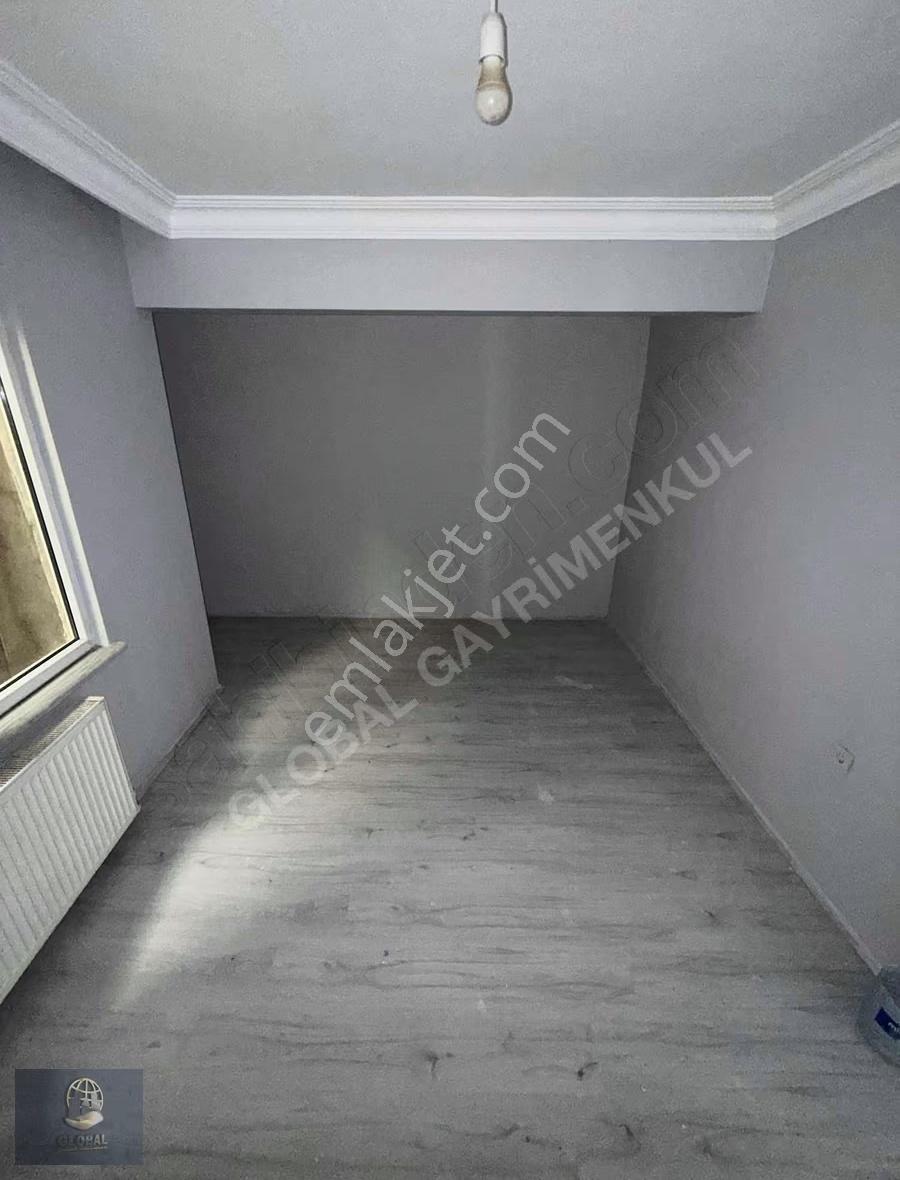 Acill Belediye Meydan Mevki 3+1 İskanlı Çift Balkon Temiz - Görsel 13