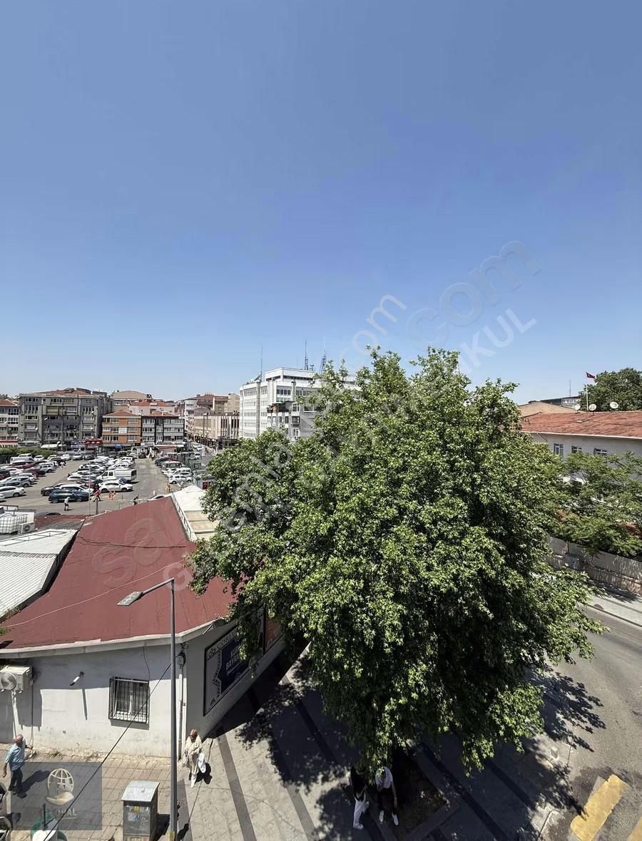 Acill Belediye Meydan Mevki 3+1 İskanlı Çift Balkon Temiz - Görsel 18