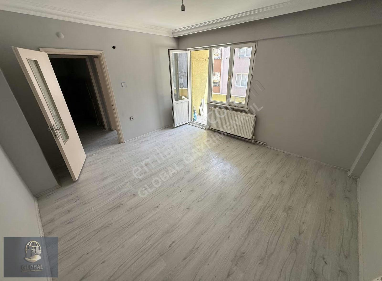 Acill Belediye Meydan Mevki 3+1 İskanlı Çift Balkon Temiz - Görsel 6
