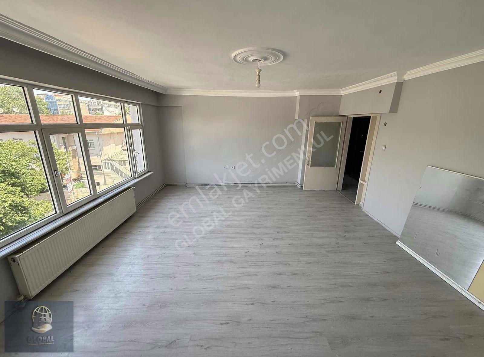 Acill Belediye Meydan Mevki 3+1 İskanlı Çift Balkon Temiz - Görsel 10