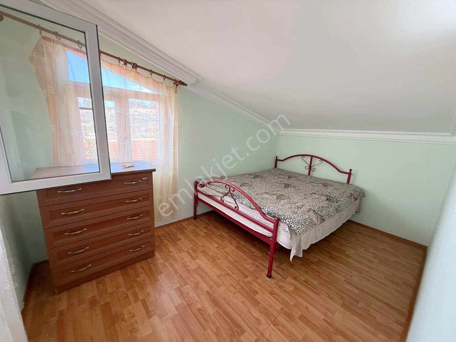 Davutlar Bölgesi Triplex Bahçeli Villa - Görsel 19