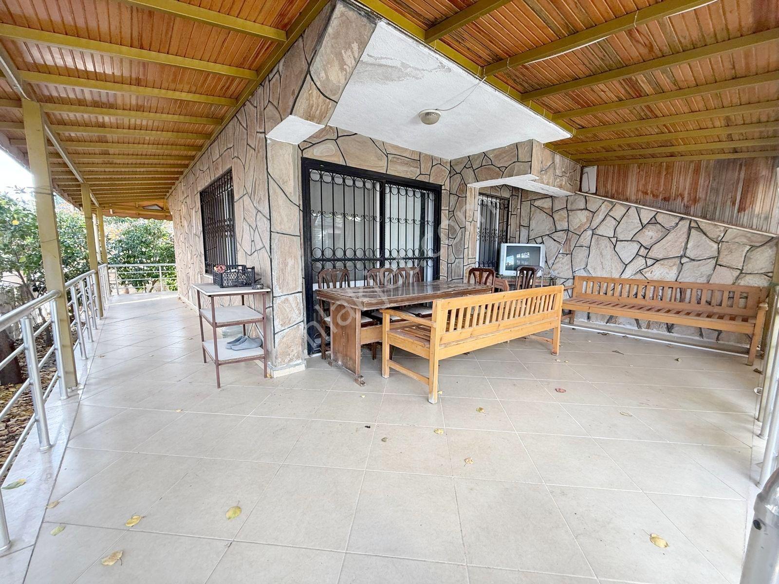 Davutlar Bölgesi Triplex Bahçeli Villa - Görsel 3