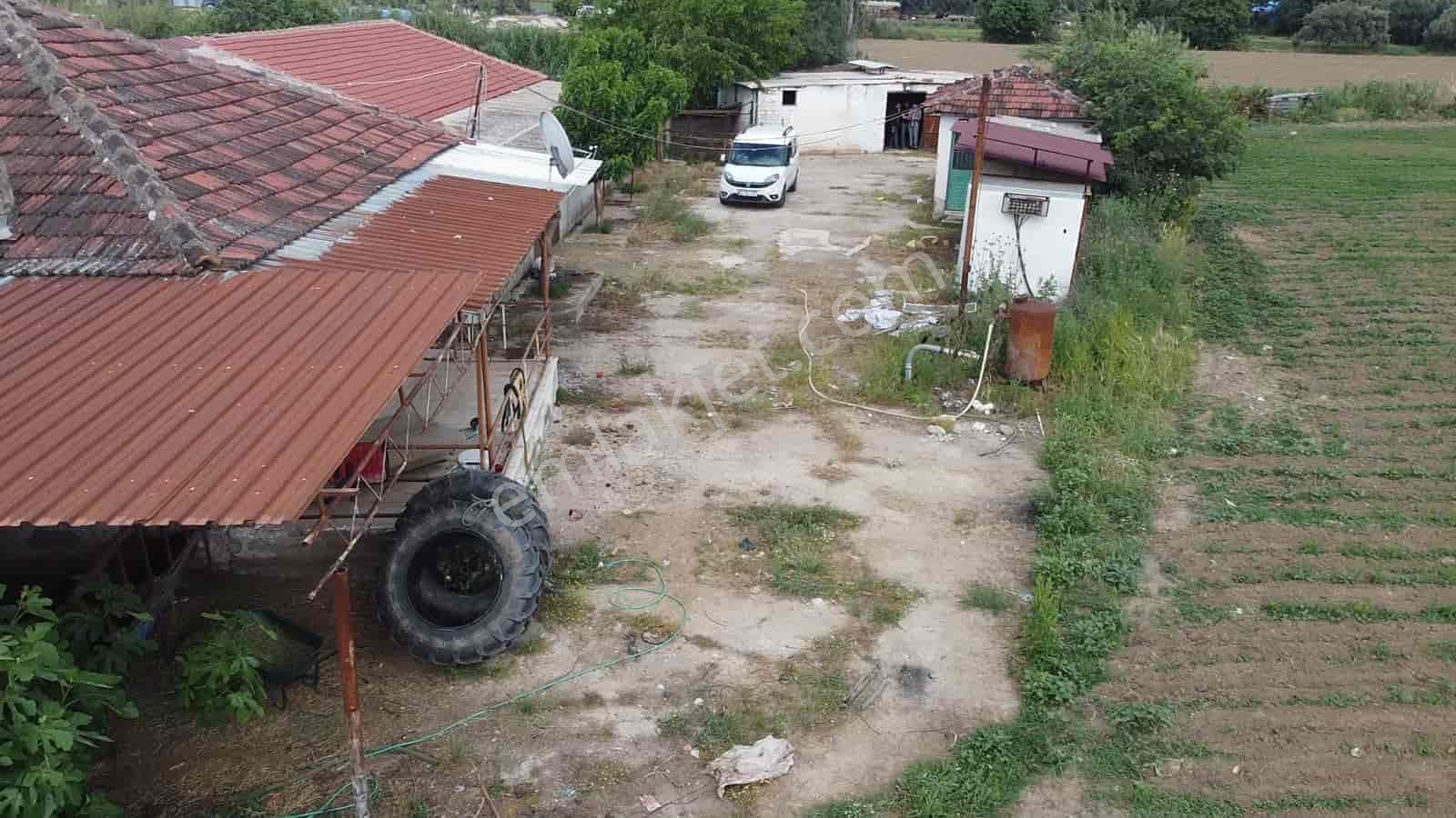 İzmir Kiraz Şemsilerde Satılık Ev Ve Tarla - Görsel 4