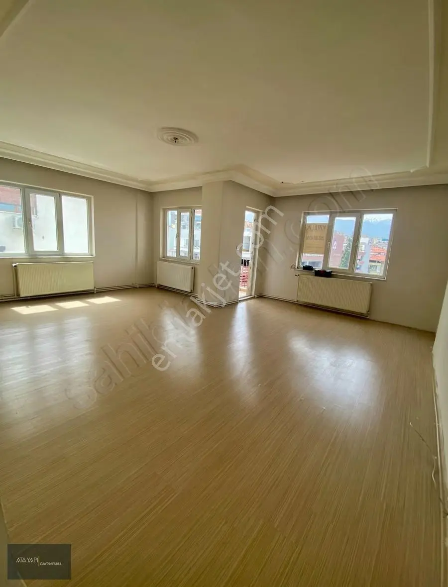Cadde Üzerinde Asansörlü Şehir Manzaralı Fırsat 3+1 Daire - Görsel 3