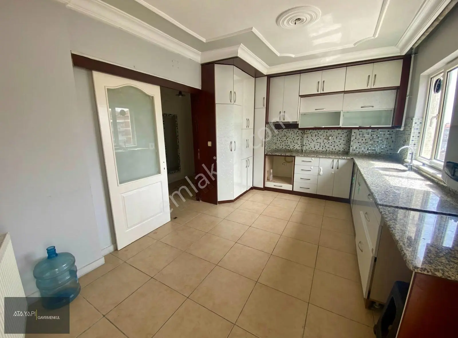 Cadde Üzerinde Asansörlü Şehir Manzaralı Fırsat 3+1 Daire - Görsel 17