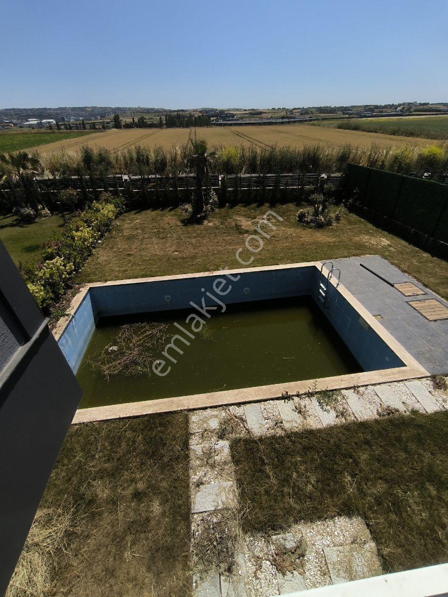 Kiralık Muhteşem Kullanımlı Havuzlu - Görsel 4