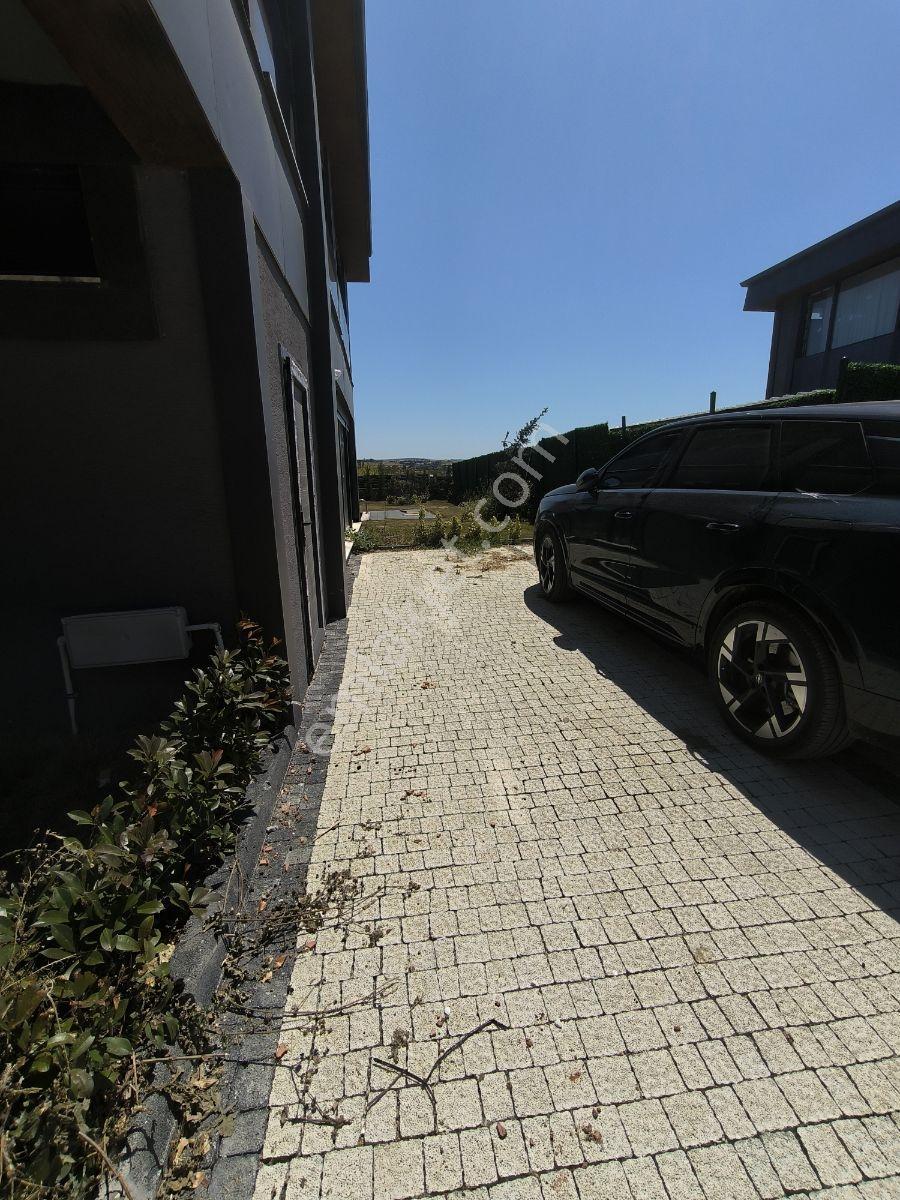 Kiralık Muhteşem Kullanımlı Havuzlu - Görsel 12