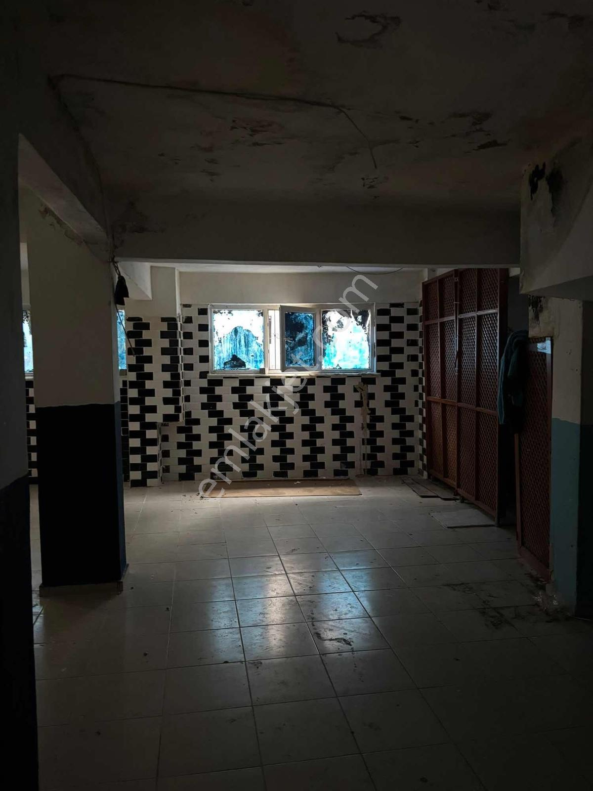 42 Evlerde Yarım Giriş Fırsat 180m2 Kiralık Dükkan - Görsel 5