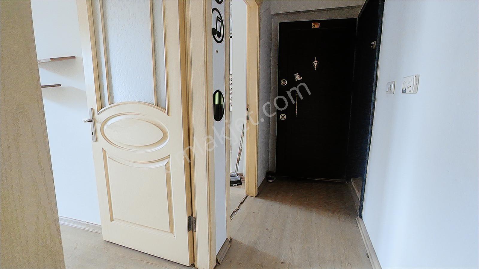 Karabağlar Uğur Mumcu Mh Balkonlu Kiralık Geniş 1+1 - Görsel 3