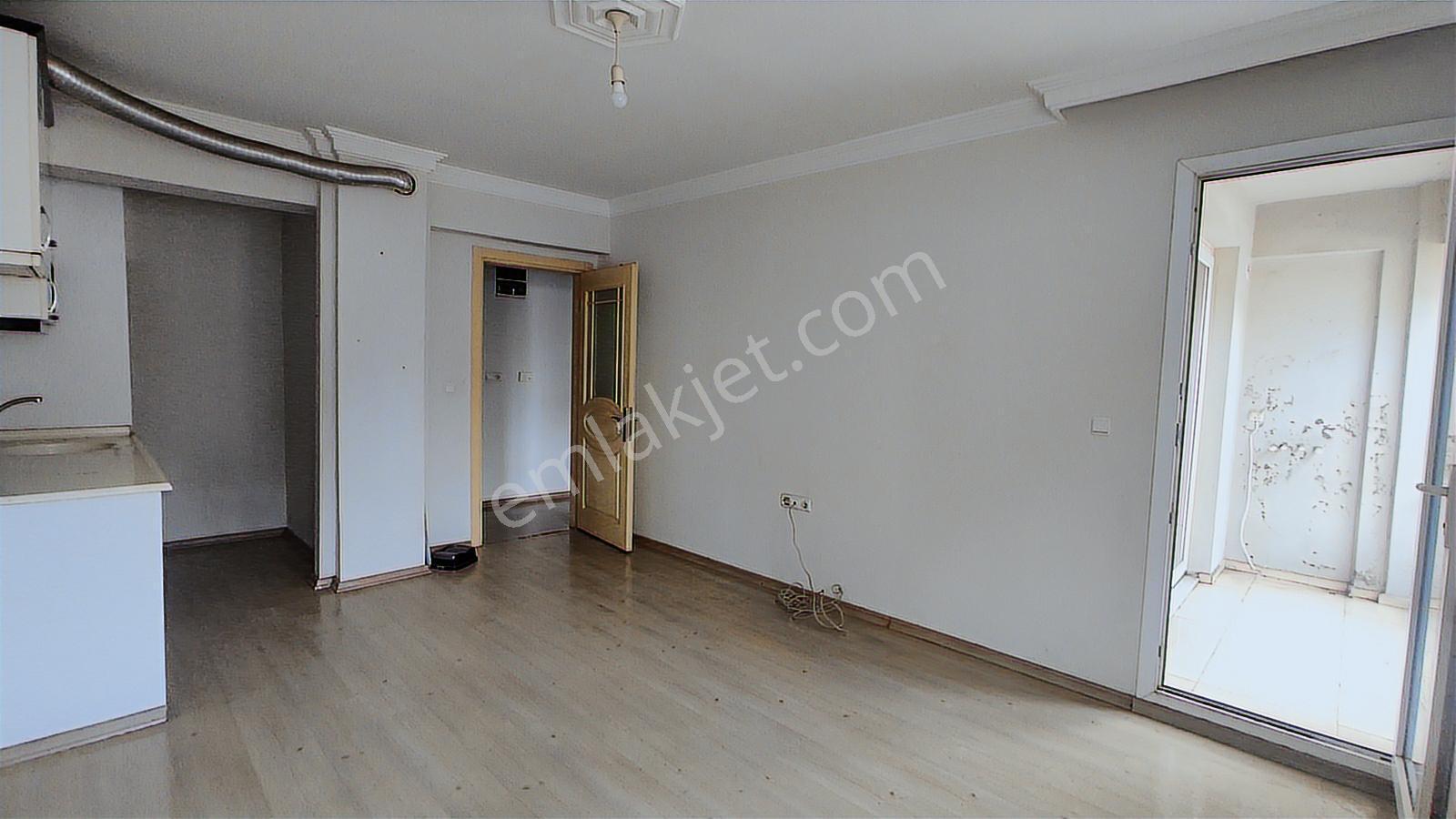 Karabağlar Uğur Mumcu Mh Balkonlu Kiralık Geniş 1+1