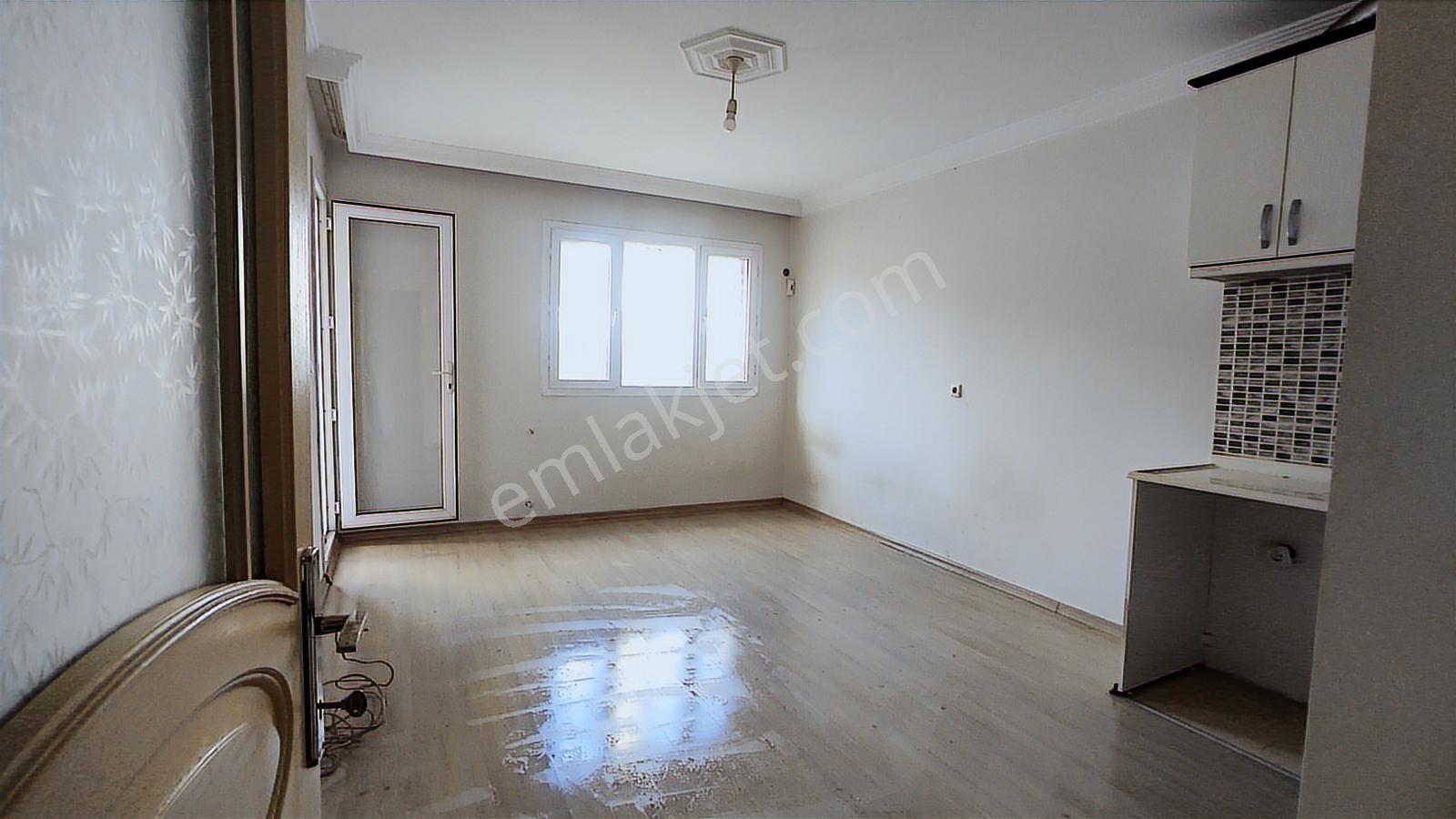 Karabağlar Uğur Mumcu Mh Balkonlu Kiralık Geniş 1+1 - Görsel 8