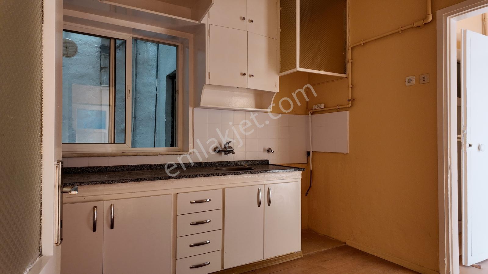Laleli Mh. 1. Kat Geniş Kullanışlı 2 Oda 1 Salon Kapalı Mutfak - Görsel 12