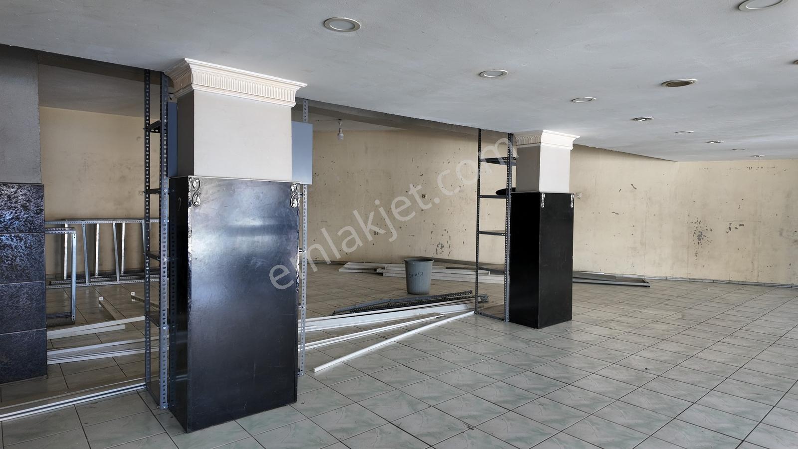 Ufuk Mh. Ana Cadde Üzeri Meydan Cepheli 200+40 M2 Kiralık Mağaza - Görsel 9