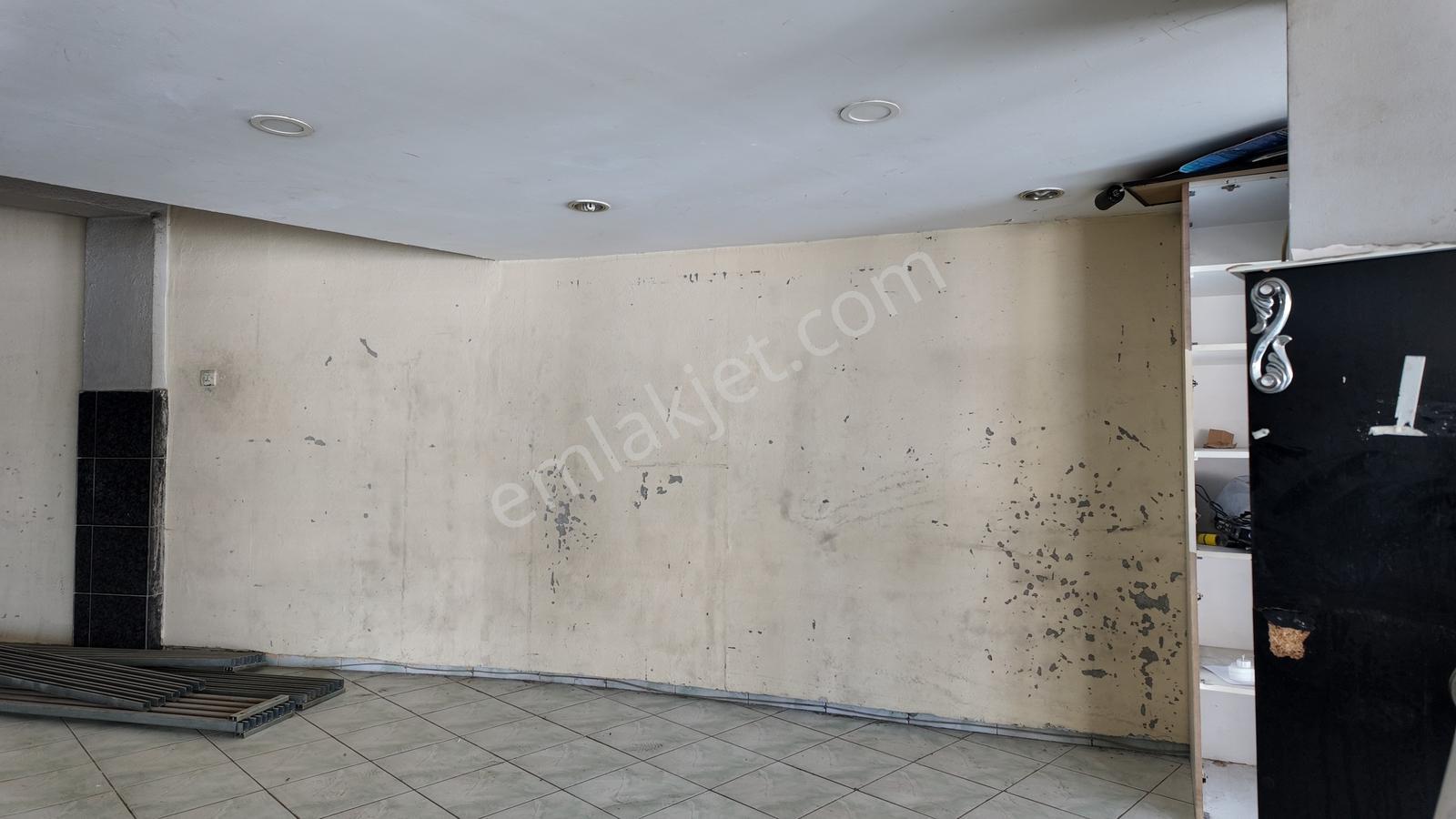Ufuk Mh. Ana Cadde Üzeri Meydan Cepheli 200+40 M2 Kiralık Mağaza - Görsel 8