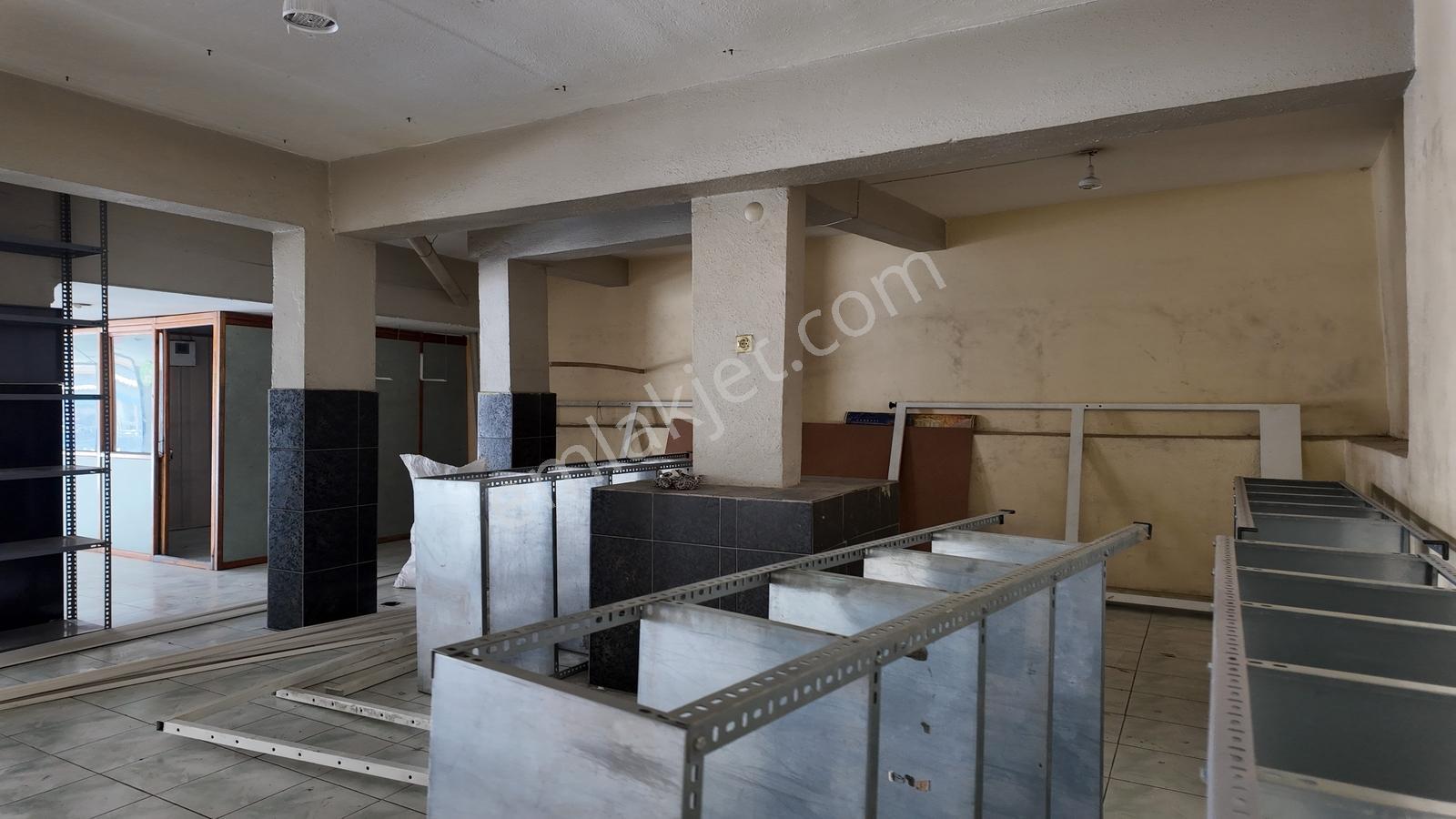 Ufuk Mh. Ana Cadde Üzeri Meydan Cepheli 200+40 M2 Kiralık Mağaza - Görsel 26