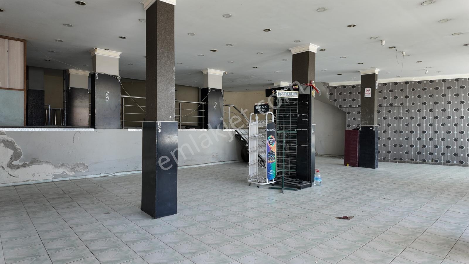 Ufuk Mh. Ana Cadde Üzeri Meydan Cepheli 200+40 M2 Kiralık Mağaza - Görsel 21