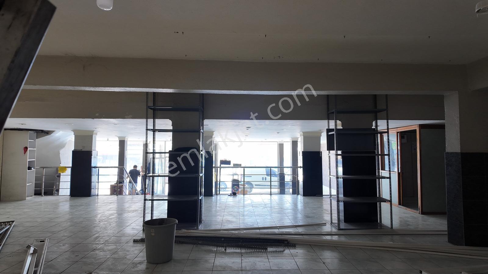Ufuk Mh. Ana Cadde Üzeri Meydan Cepheli 200+40 M2 Kiralık Mağaza - Görsel 17