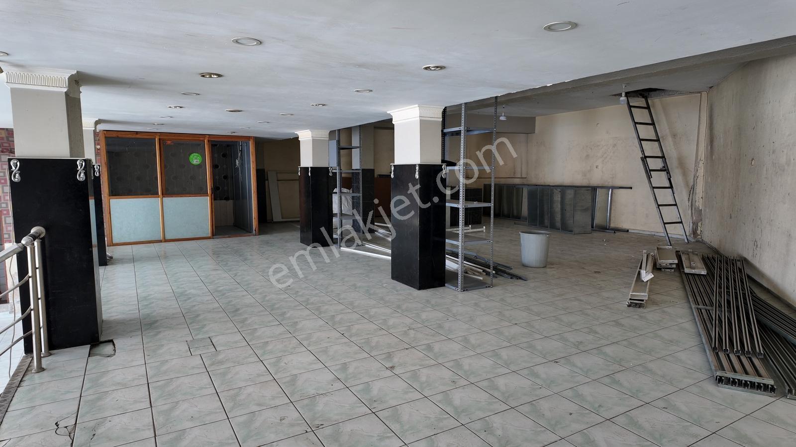 Ufuk Mh. Ana Cadde Üzeri Meydan Cepheli 200+40 M2 Kiralık Mağaza - Görsel 23