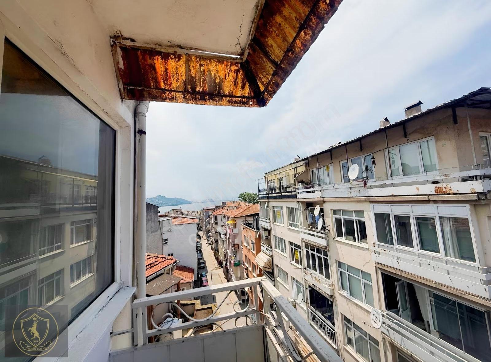 Gemlik Merkezde Bakımlı 2+1, Kısmi Deniz Manzaralı Daire - Görsel 16