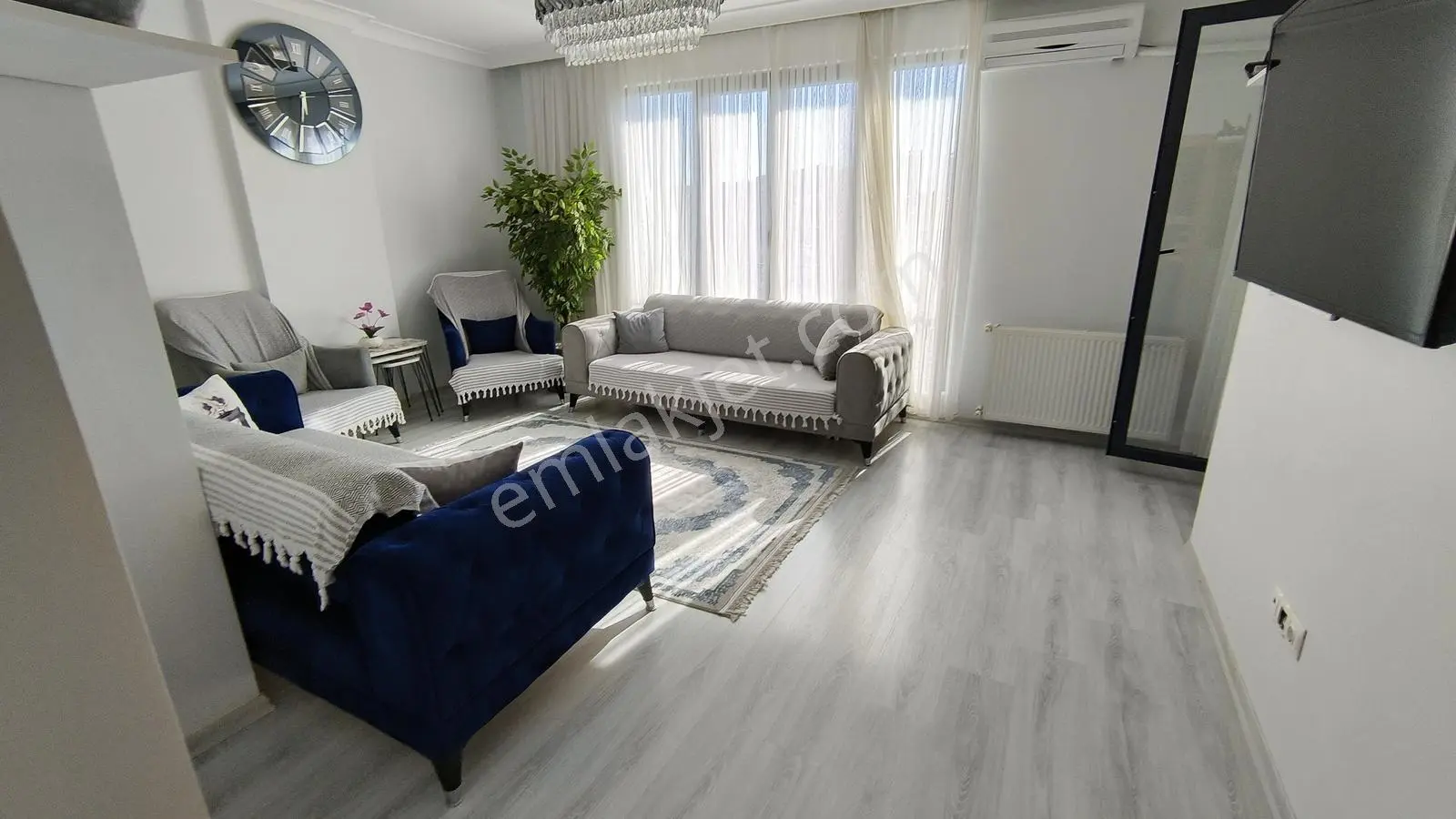 Ataşehir De Site İçinde Otaparklı Geniş Yüksek 2+1 Daire