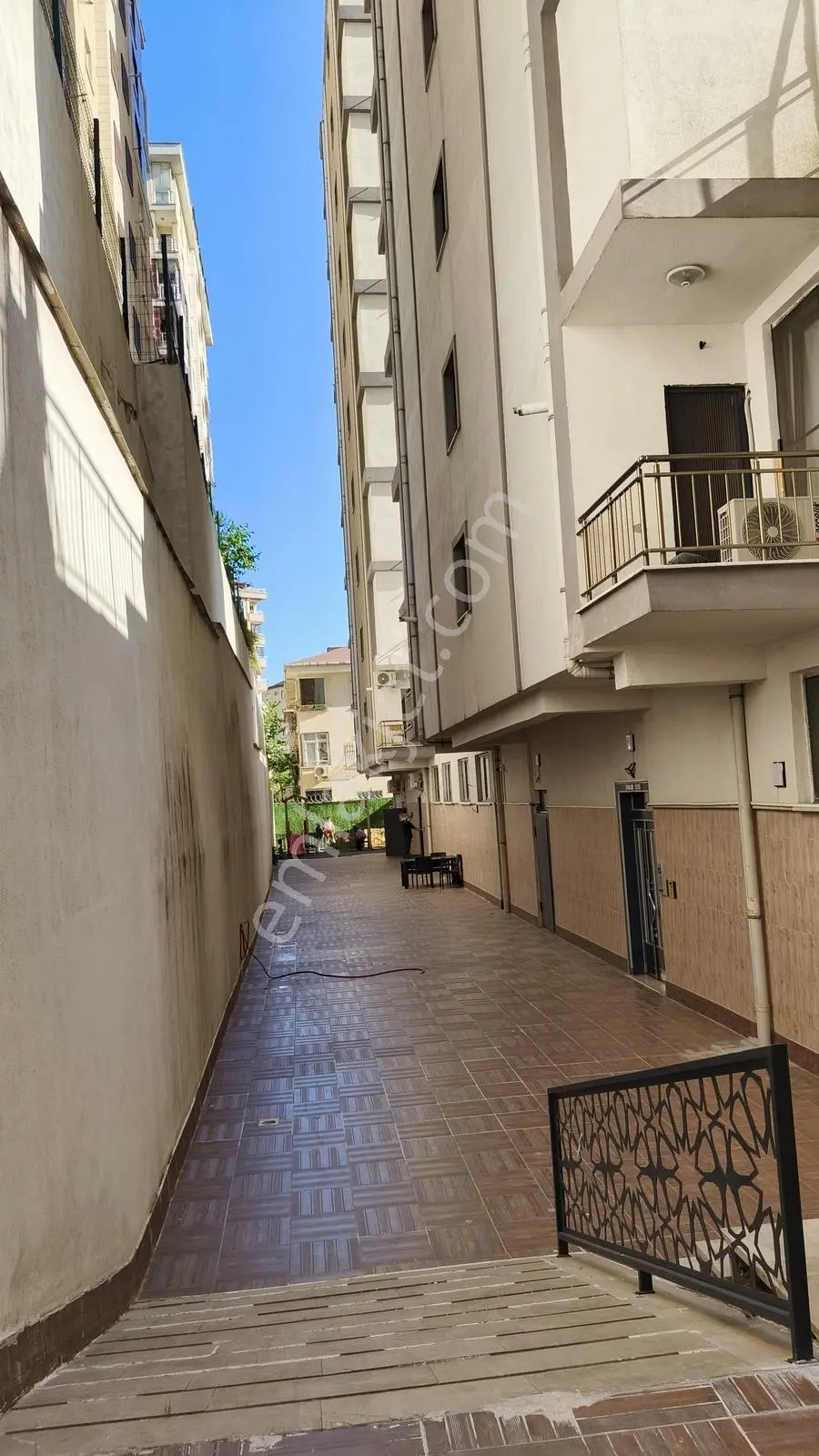 Ataşehir De Site İçinde Otaparklı Geniş Yüksek 2+1 Daire - Görsel 2