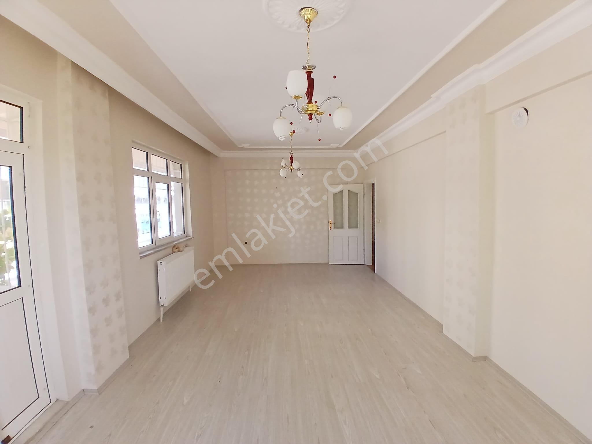 Akçay Emlak'tan Akşehir Çarşı Merkez Stadyum Yanında Bakımlı Kiralık 3+1 Daire - Görsel 15