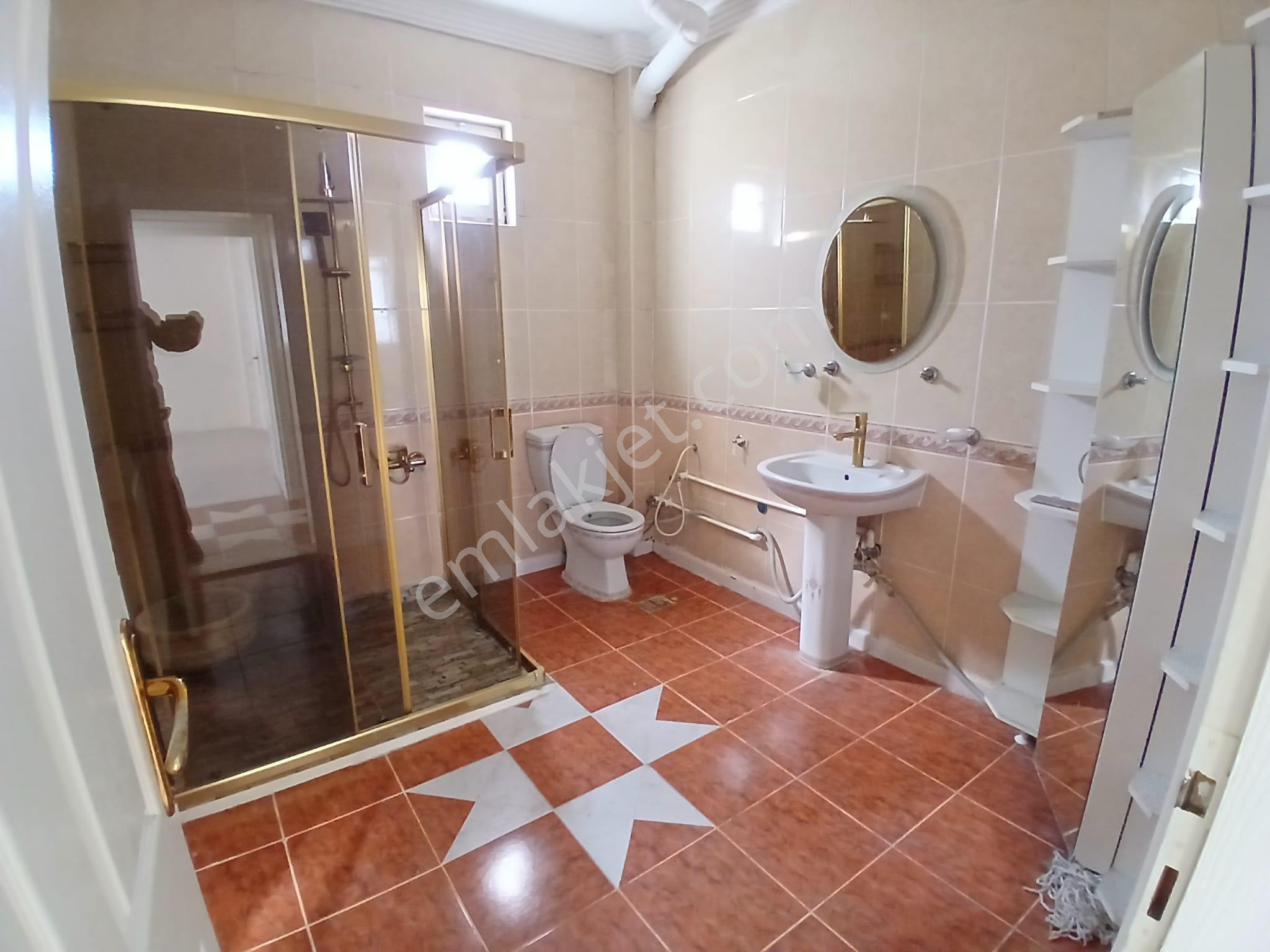 Akçay Emlak'tan Akşehir Çarşı Merkez Stadyum Yanında Bakımlı Kiralık 3+1 Daire - Görsel 4