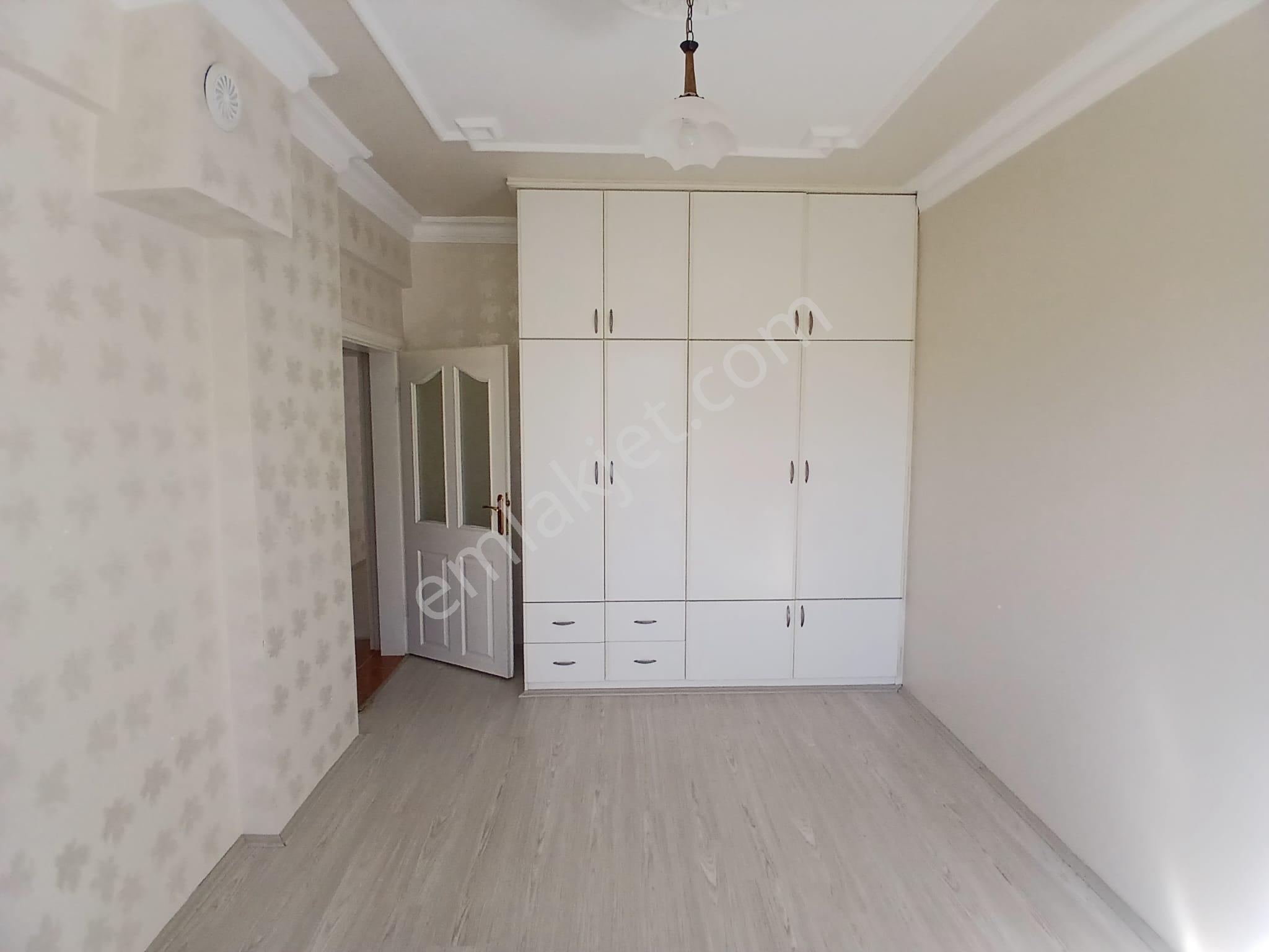 Akçay Emlak'tan Akşehir Çarşı Merkez Stadyum Yanında Bakımlı Kiralık 3+1 Daire - Görsel 25