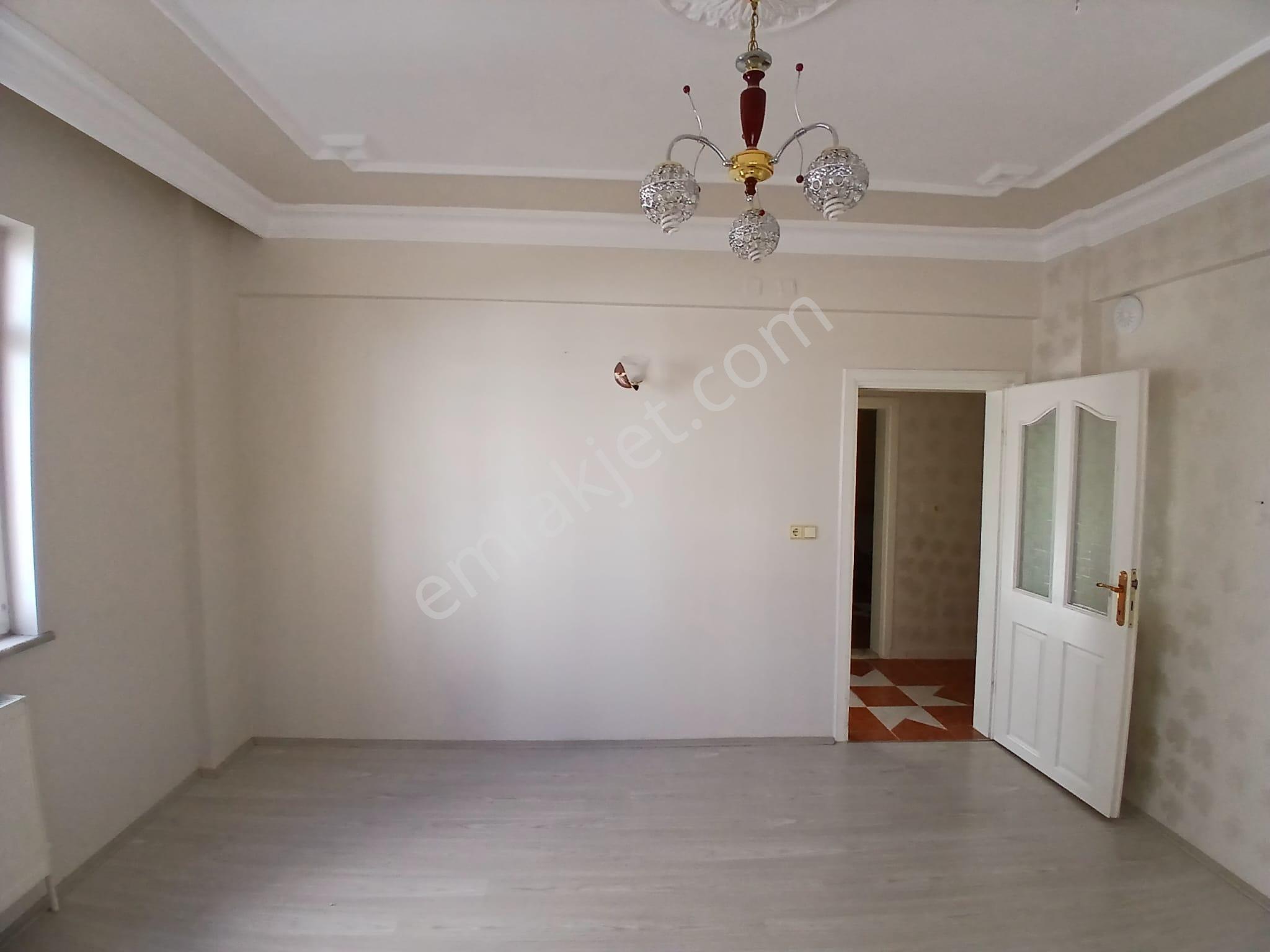Akçay Emlak'tan Akşehir Çarşı Merkez Stadyum Yanında Bakımlı Kiralık 3+1 Daire - Görsel 21