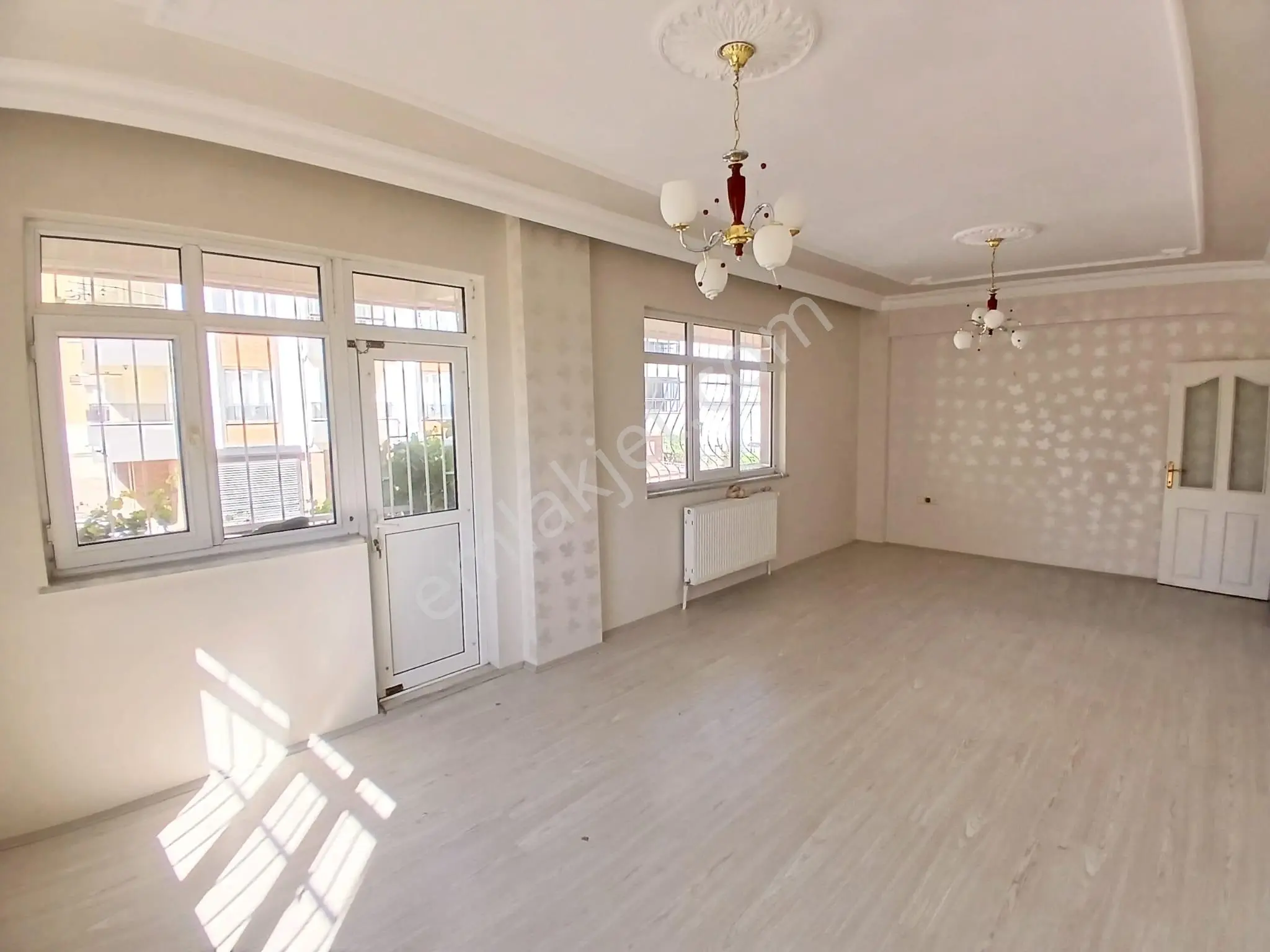 Akçay Emlak'tan Akşehir Çarşı Merkez Stadyum Yanında Bakımlı Kiralık 3+1 Daire - Görsel 13