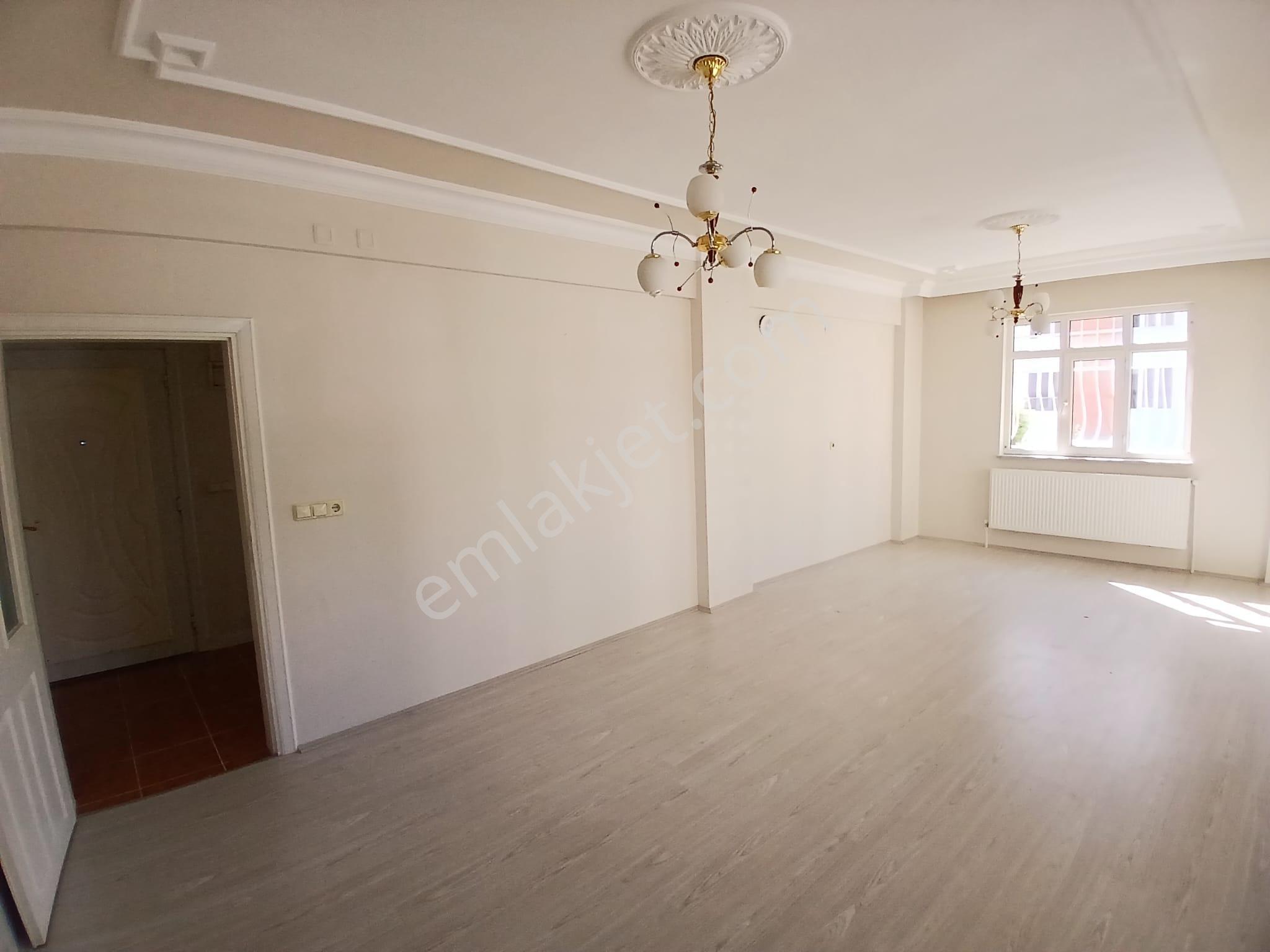 Akçay Emlak'tan Akşehir Çarşı Merkez Stadyum Yanında Bakımlı Kiralık 3+1 Daire - Görsel 14