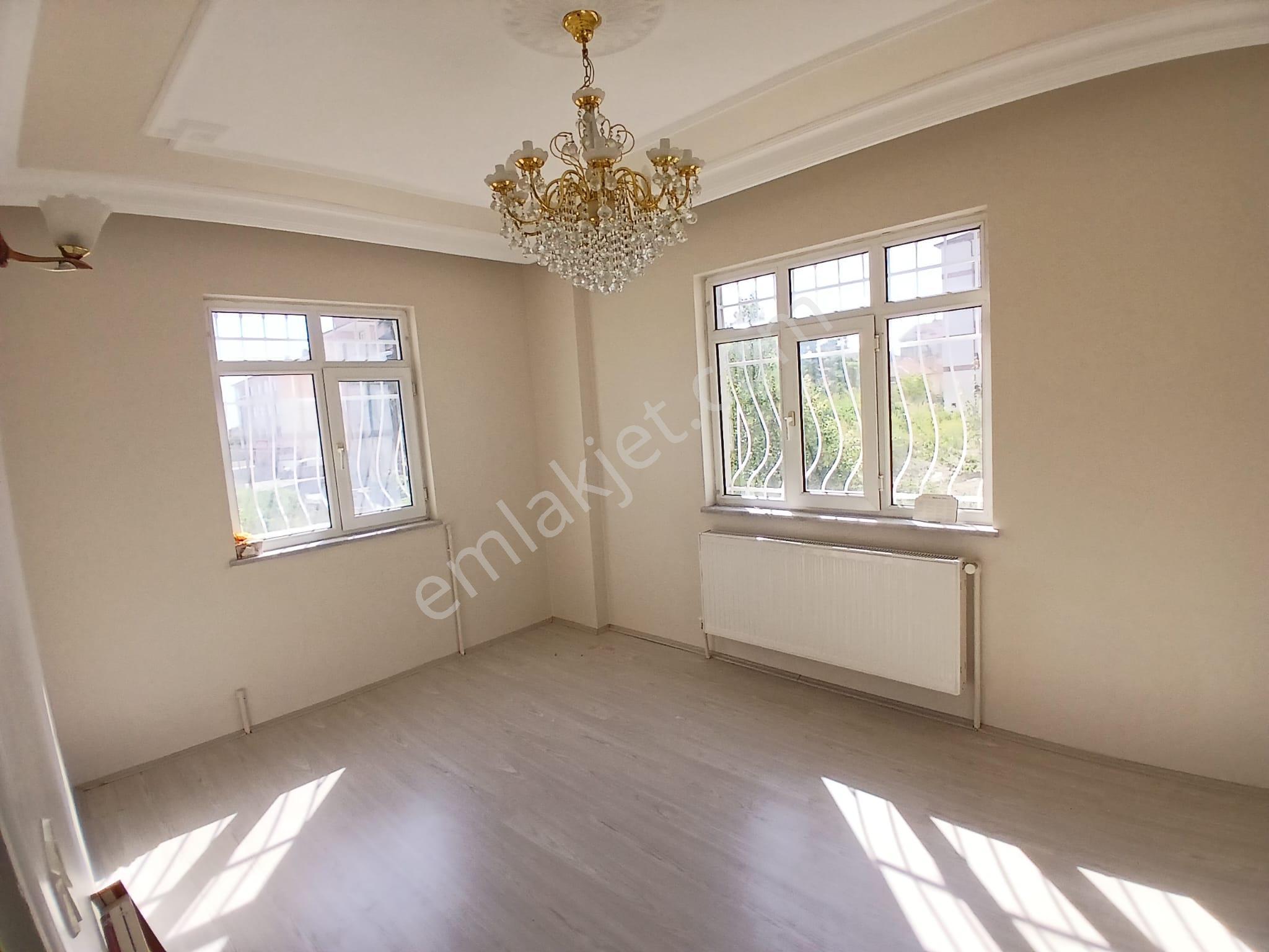 Akçay Emlak'tan Akşehir Çarşı Merkez Stadyum Yanında Bakımlı Kiralık 3+1 Daire - Görsel 18