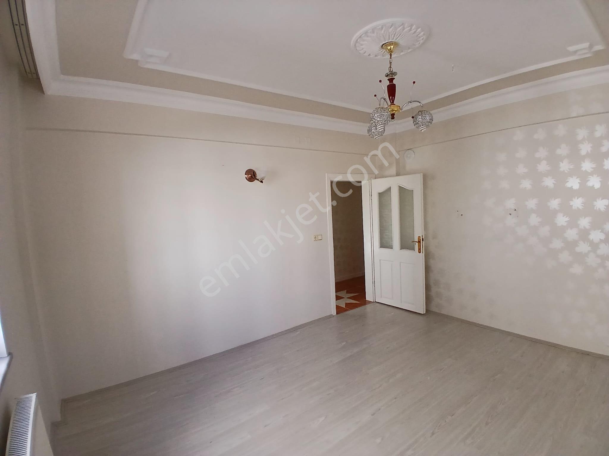 Akçay Emlak'tan Akşehir Çarşı Merkez Stadyum Yanında Bakımlı Kiralık 3+1 Daire - Görsel 22